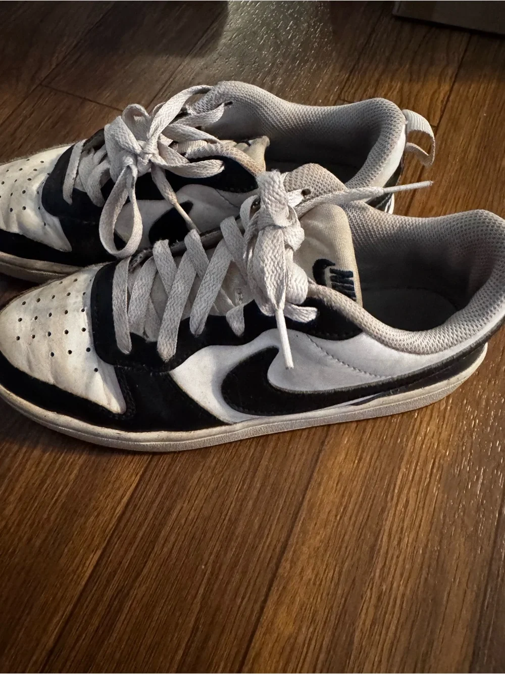 Nike kids sz 4.5y panda dunks. Black and white